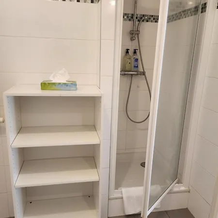 2 Pieces Calme Proche Paris Appartement Suresnes